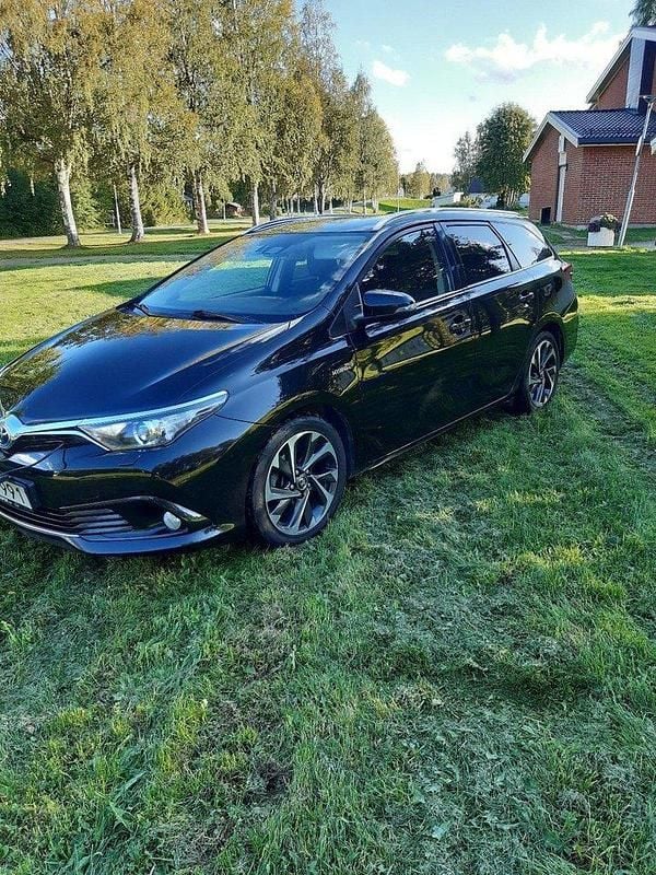 Svart Begagnad 2016 Toyota Auris Touring Sports Active Kombi | 119 900 kr (Marknadspris) - Bild 1/4