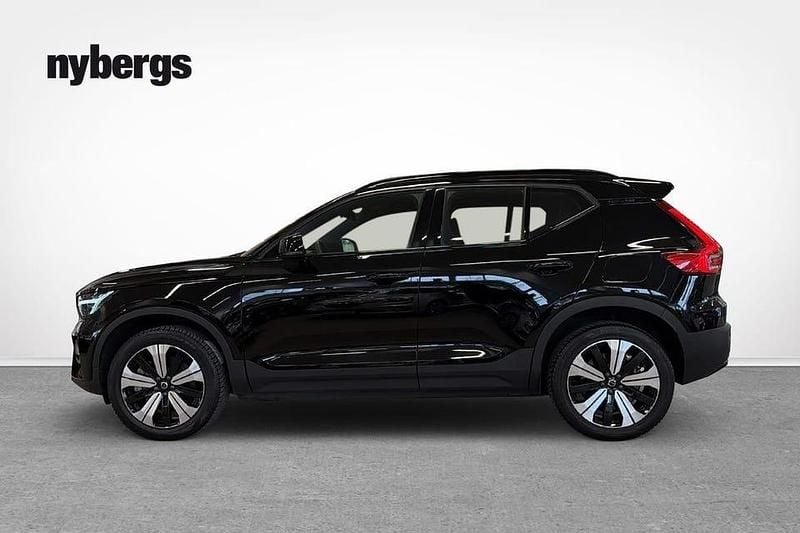 Begagnad Volvo XC40 Core 172 kW (234 HK) 2023 Svart SUV