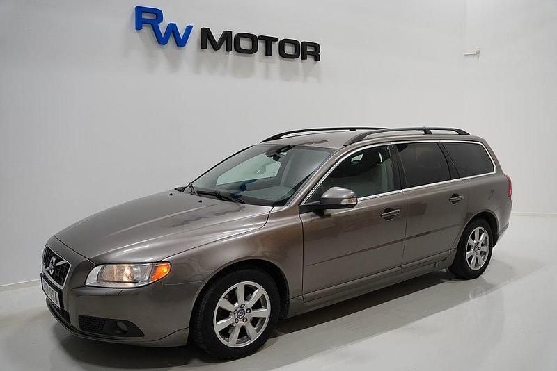 Grå Begagnad 2010 Volvo V70 Momentum Kombi | 69 800 kr (Marknadspris) - Bild 1/4