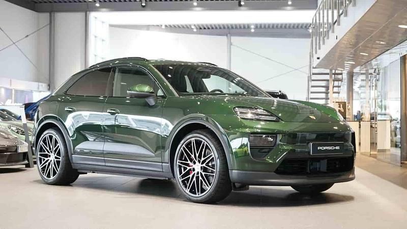 Grön Ny 2025 Porsche Macan SUV | 1 198 800 kr (Superpris) - Bild 1/1