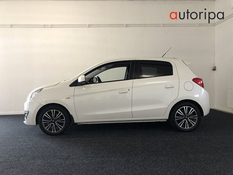 Vit Begagnad 2016 Mitsubishi Space Star Halvkombi | 109 900 kr (Marknadspris) - Bild 1/4