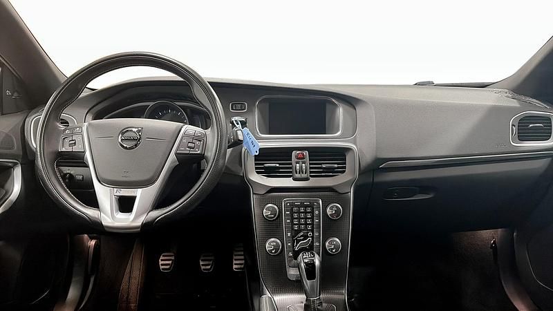 Begagnad Volvo V40 R-Design 152 HK (111 kW) 2018 Silver Kombi