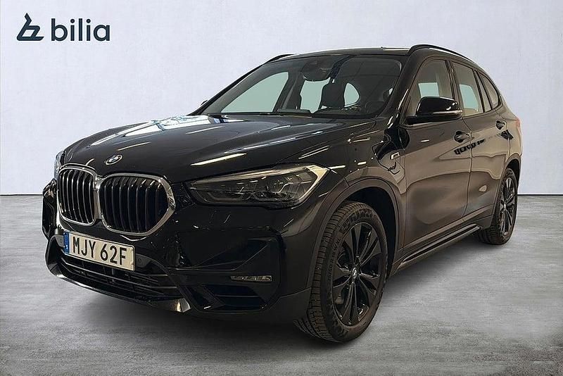 Begagnad BMW X1 Sport Line 125 HK (91 kW) 2022 Svart SUV