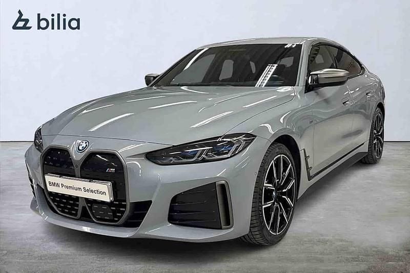 Grå Begagnad 2024 BMW i4 Sedan | 529 900 kr (Bra pris) - Bild 1/1