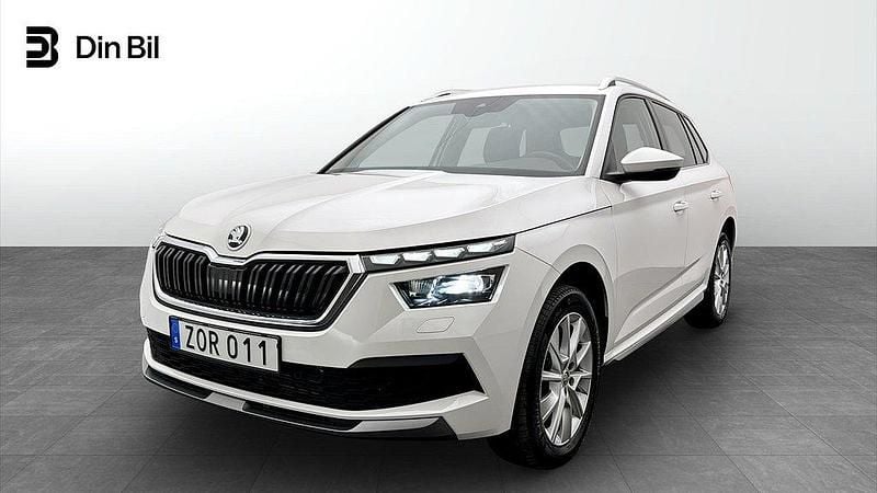 Vit Begagnad 2023 Skoda Kamiq Style SUV | 255 900 kr (Marknadspris) - Bild 1/4