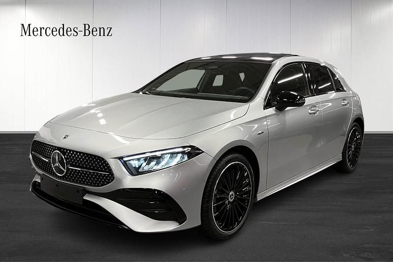 Ny 2026 Mercedes A250 AMG Halvkombi | 493 800 kr (Dyr) - Bild 1/4