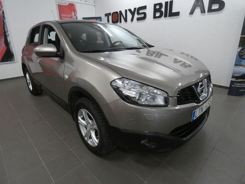 Ljusbrun (brun) Begagnad 2011 Nissan Qashqai SUV | 64 900 kr (Bra pris) - Bild 1/4