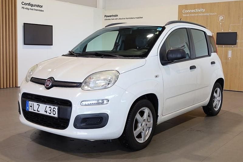 Begagnad Fiat Panda Easy 70 HK (51 kW) 2013 Vit Halvkombi