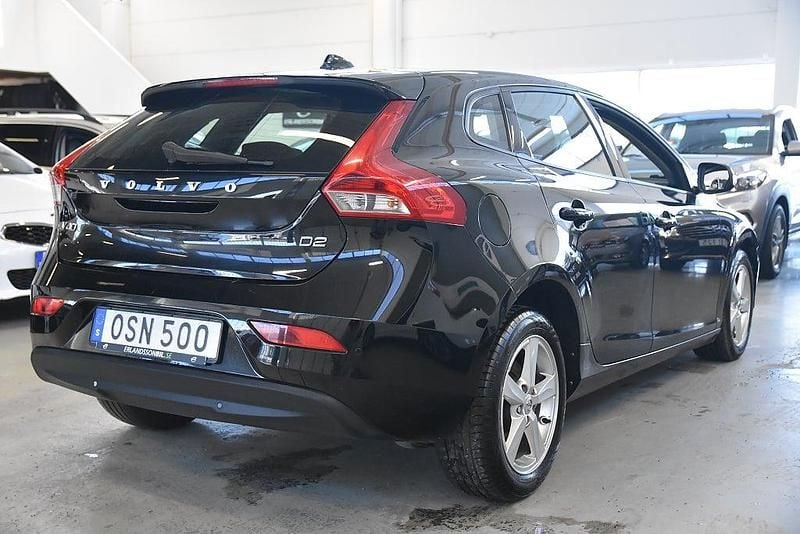 Begagnad Volvo V40 Kinetic 116 HK (85 kW) 2014 Svart Halvkombi