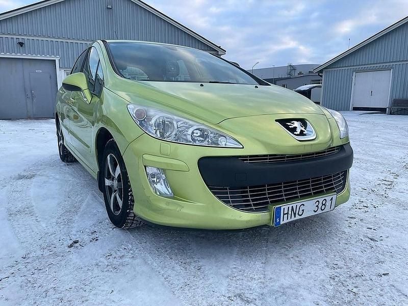 Begagnad Peugeot 308 109 HK (80 kW) 2008 Grön Halvkombi