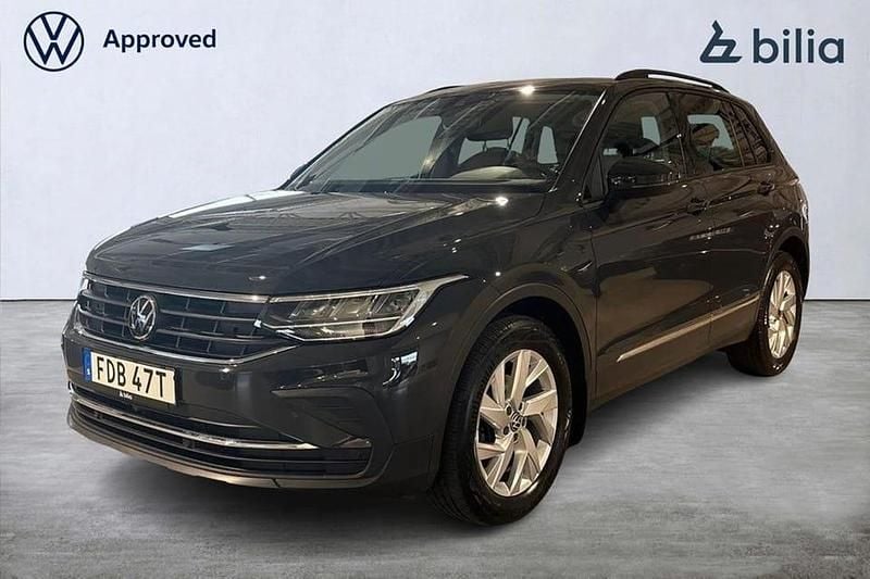 Grå Begagnad 2022 VW Tiguan SUV | 279 000 kr (Bra pris) - Bild 1/3