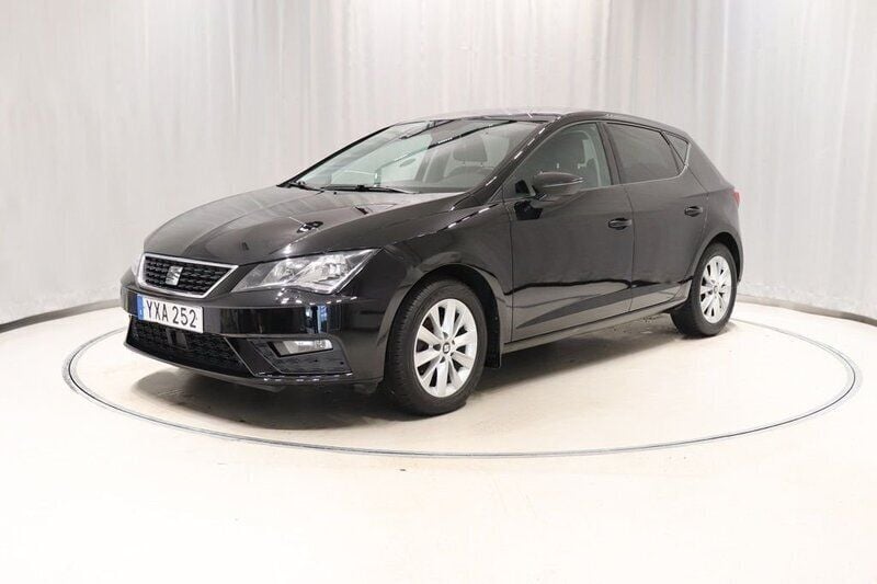 Svart Begagnad 2018 Seat Leon Style Halvkombi | 129 900 kr (Marknadspris) - Bild 1/4
