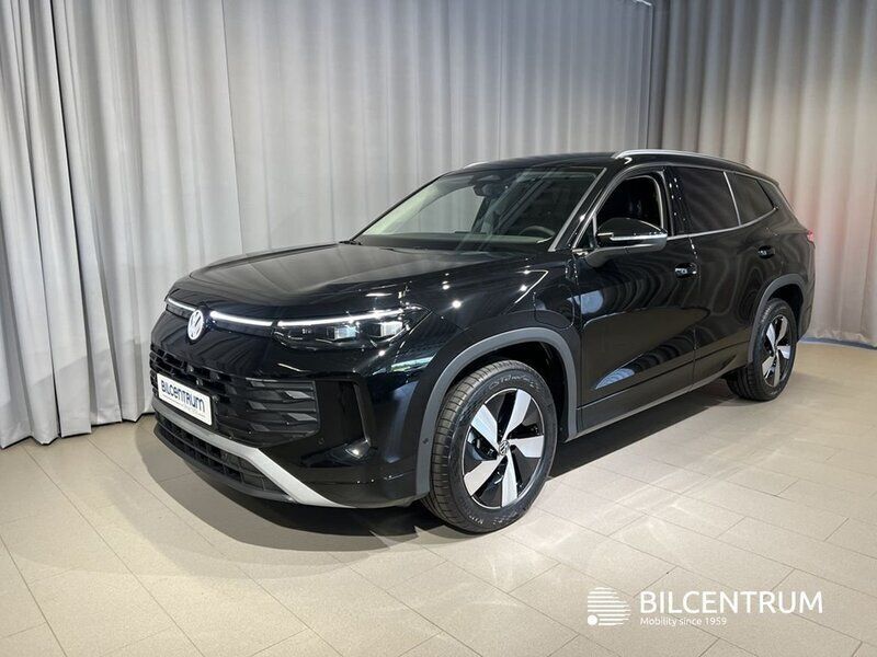 Svart Ny 2025 VW Tayron Life SUV | 592 900 kr (Marknadspris) - Bild 1/4