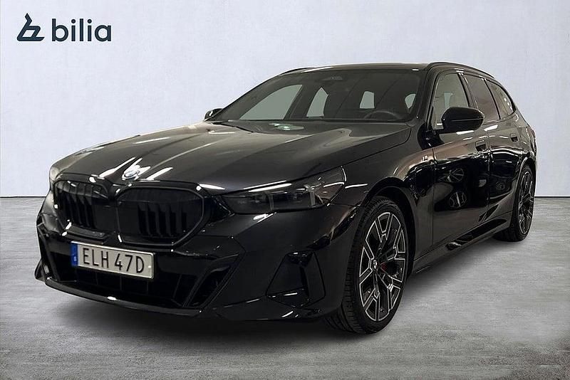 Svart Begagnad 2025 BMW 530e M Sport Kombi | 689 900 kr (Lite dyr) - Bild 1/4