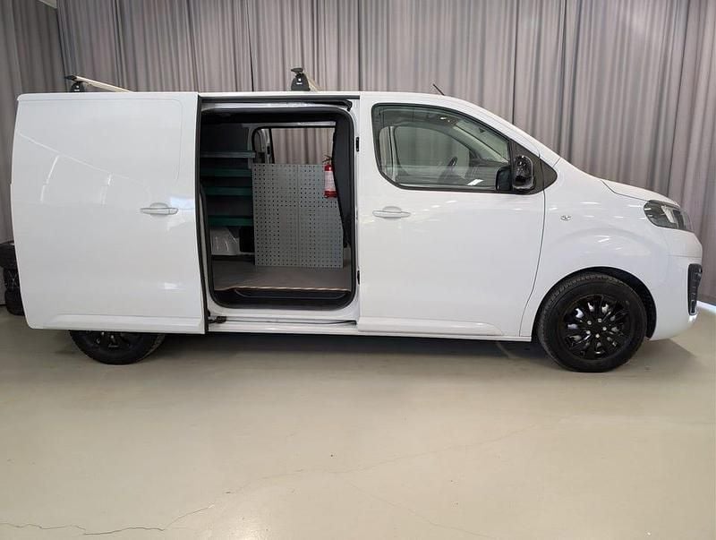 Begagnad Opel Vivaro-e Combi 100 kW (136 HK) 2022 Vit Van