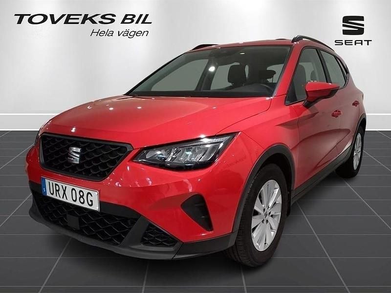 Pure red Begagnad 2023 Seat Arona SUV | 179 900 kr (Marknadspris) - Bild 1/4