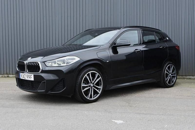 Svart Begagnad 2021 BMW X2 M Sport SUV | 269 900 kr (Marknadspris) - Bild 1/4