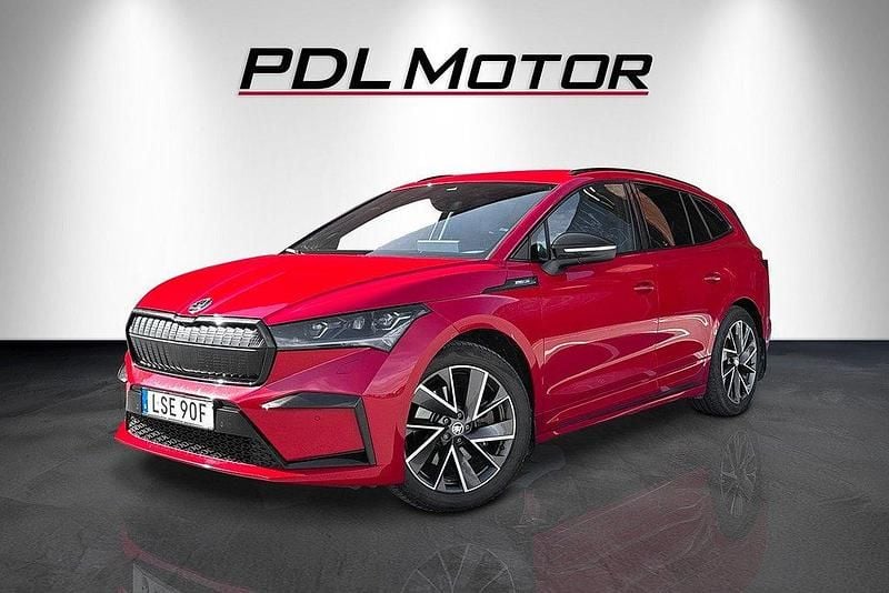 Röd Begagnad 2022 Skoda Enyaq iV SportLine SUV | 399 900 kr (Marknadspris) - Bild 1/4