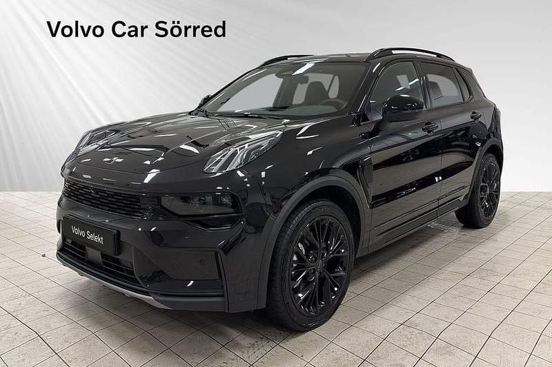 Svart Begagnad 2025 Lynk & Co 01 SUV | 422 900 kr - Bild 1/4