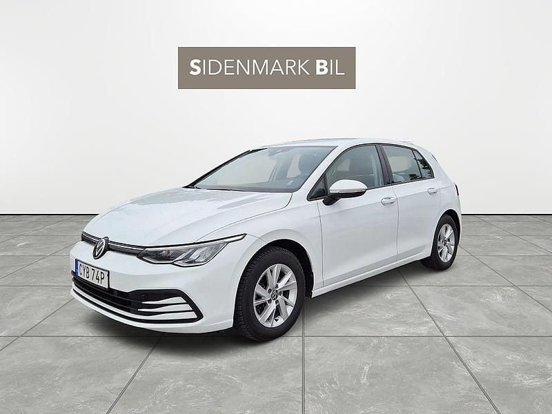 Begagnad VW Golf VIII 131 HK (96 kW) 2021 Vit Halvkombi