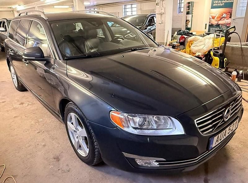 Begagnad Volvo V70 Summum 116 HK (85 kW) 2014 Grå Kombi