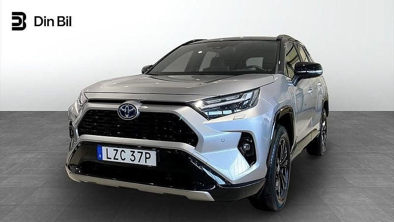 Grå metallic Begagnad 2023 Toyota RAV4 Hybrid SUV | 399 900 kr (Superpris) - Bild 1/4