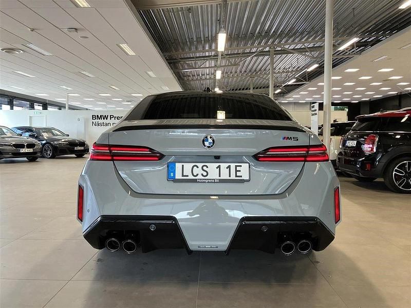 Begagnad BMW M5 Comfort Edition 585 HK (430 kW) 2025 Grå Sedan