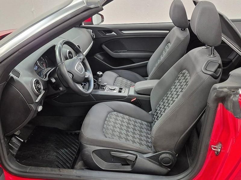 Begagnad Audi A3 125 HK (91 kW) 2015 Röd Cab