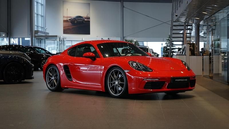 Begagnad Porsche 718 Cayman 303 HK (222 kW) 2019 Röd Sportkupé