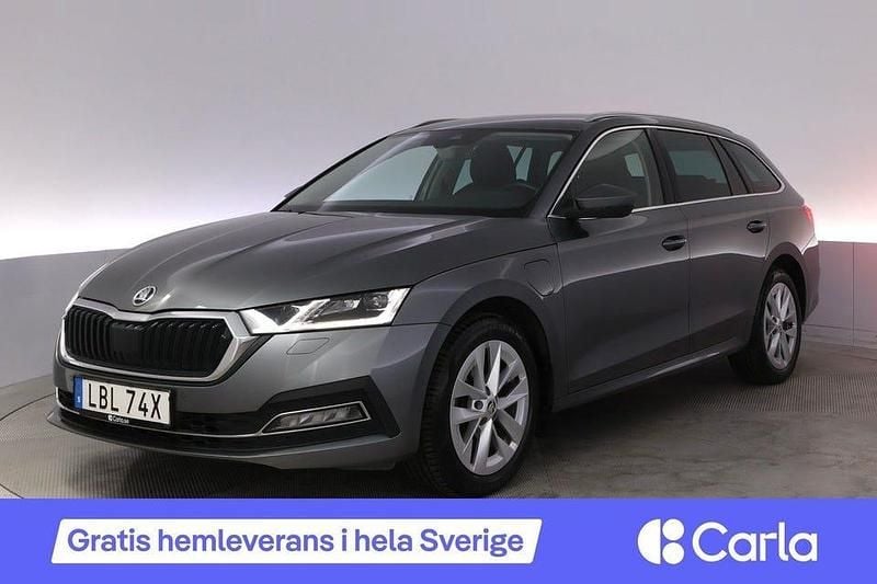 Grå Begagnad 2024 Skoda Octavia Kombi | 305 990 kr (Marknadspris) - Bild 1/2