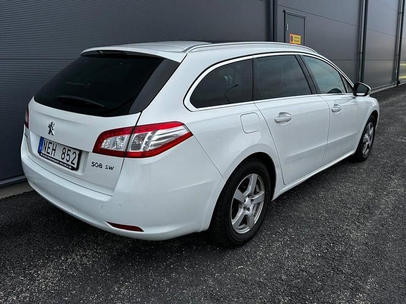 Begagnad Peugeot 508 SW 114 HK (83 kW) 2012 Vit Kombi