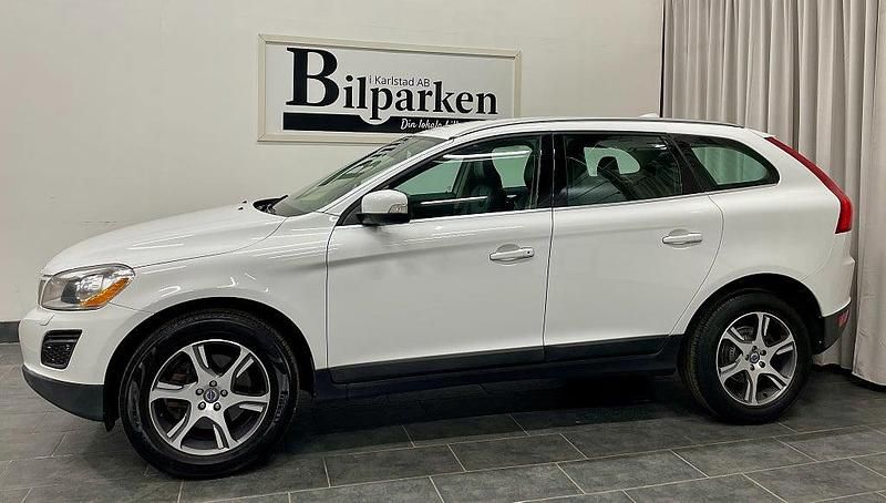 Begagnad Volvo XC60 Summum 163 HK (119 kW) 2010 Vit SUV