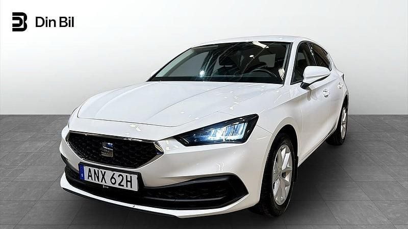 Candy white Begagnad 2021 Seat Leon Style Halvkombi | 189 900 kr (Marknadspris) - Bild 1/4