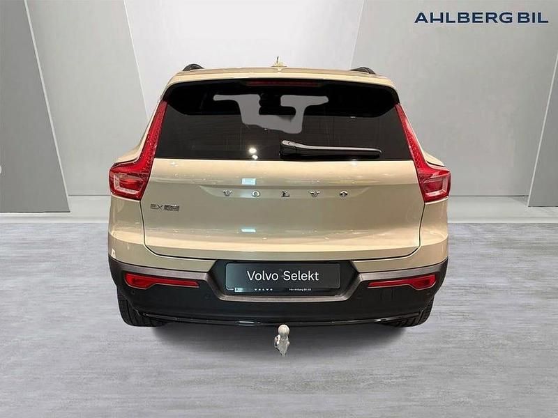 Begagnad Volvo EX40 Plus 188 kW (256 HK) 2024 Ljusbrun SUV