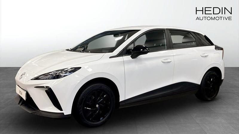Vit Begagnad 2023 MG MG4 EV Luxury Halvkombi | 269 900 kr (Marknadspris) - Bild 1/4