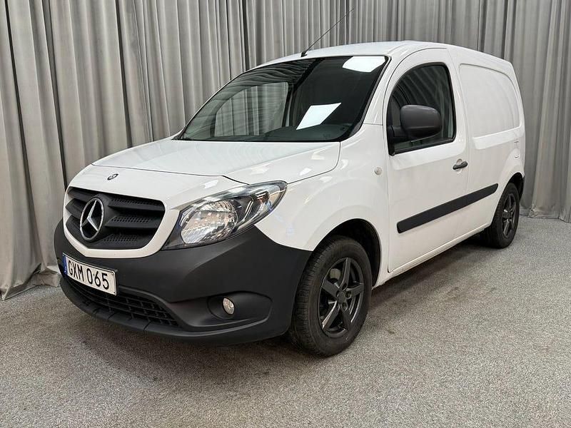 Vit Begagnad 2018 Mercedes Citan 109 Van | 89 900 kr (Bra pris) - Bild 1/4