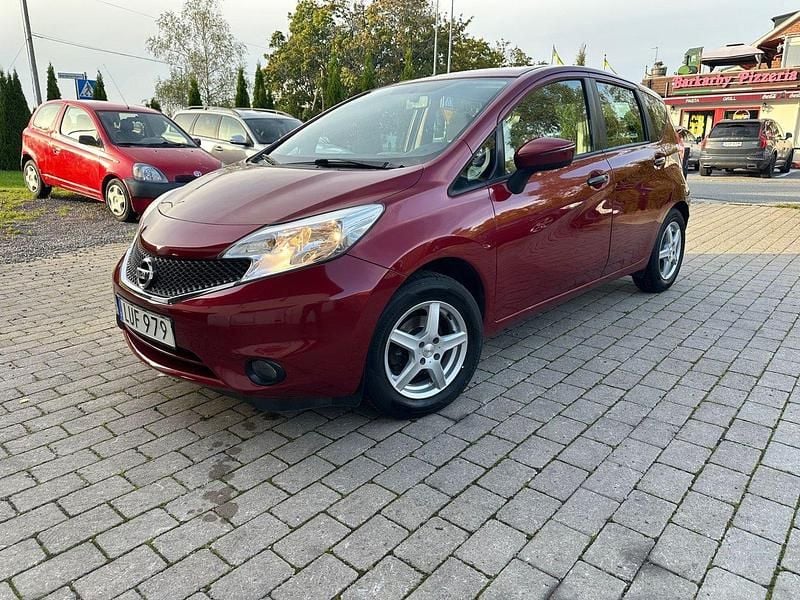 Röd Begagnad 2015 Nissan Note Minibuss | 59 900 kr (Marknadspris) - Bild 1/4