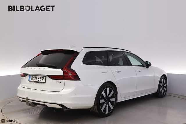 Begagnad Volvo V90 Plus 355 HK (261 kW) 2025 Vit Kombi