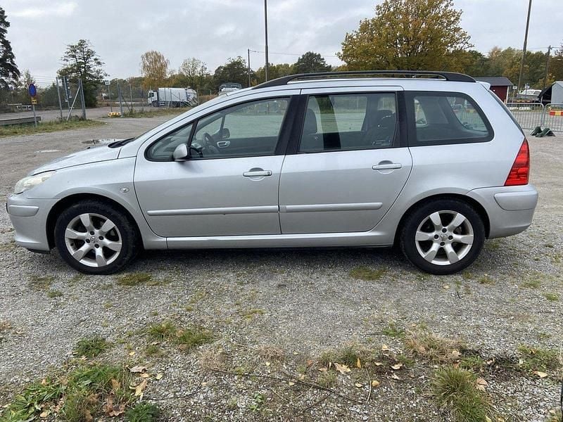 Grå Begagnad 2007 Peugeot 307 Kombi | 8 900 kr (Marknadspris) - Bild 1/4