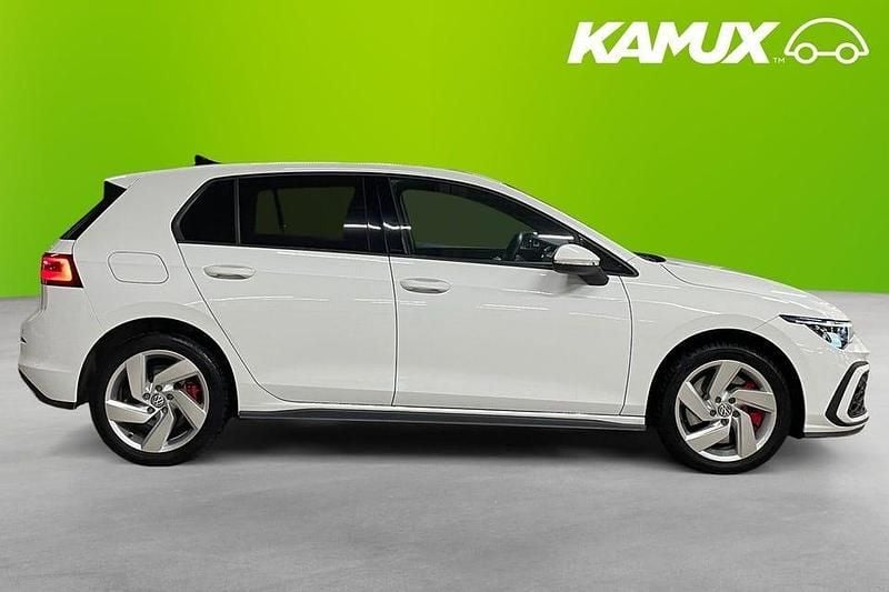 Begagnad VW Golf VII GTE 150 HK (110 kW) 2021 Vit Halvkombi