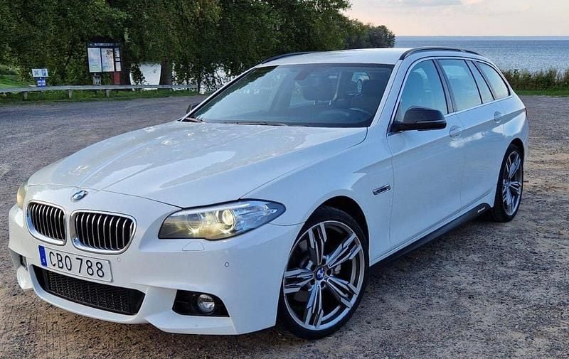 Vit Begagnad 2014 BMW 520 M Performance Kombi | 114 000 kr (Bra pris) - Bild 1/4