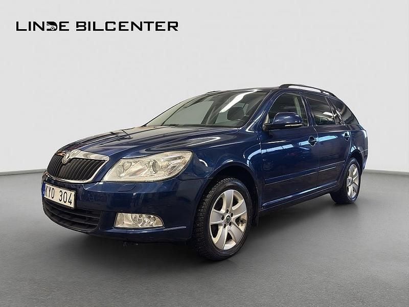 Begagnad Skoda Octavia Elegance 140 HK (102 kW) 2010 Blå Kombi