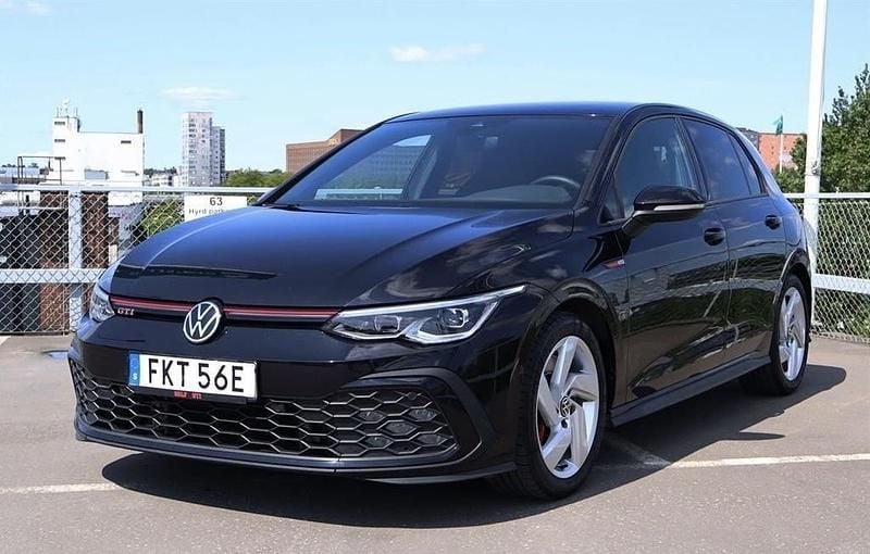 Svart Begagnad 2021 VW Golf VIII GTI Halvkombi | 317 000 kr (Bra pris) - Bild 1/4