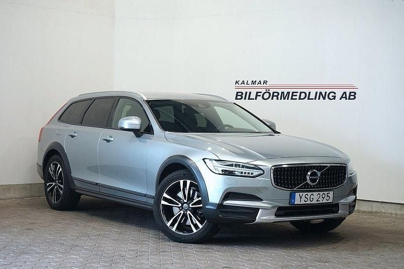Silver Begagnad 2018 Volvo V90 CC Momentum Kombi | 229 900 kr (Lite dyr) - Bild 1/4