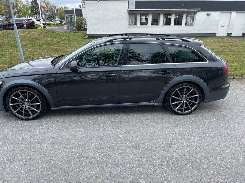 Grå Begagnad 2013 Audi A6 Allroad Kombi | 169 900 kr (Marknadspris) - Bild 1/4