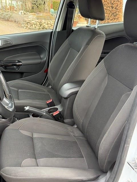 Begagnad Ford Fiesta 100 HK (73 kW) 2017