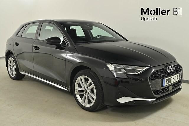 Mytsvart metallic Begagnad 2024 Audi A3 Advanced Plus | 299 000 kr (Marknadspris) - Bild 1/3