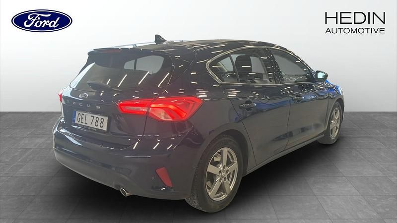 Begagnad Ford Focus Titanium 125 HK (91 kW) 2018 Blå Halvkombi