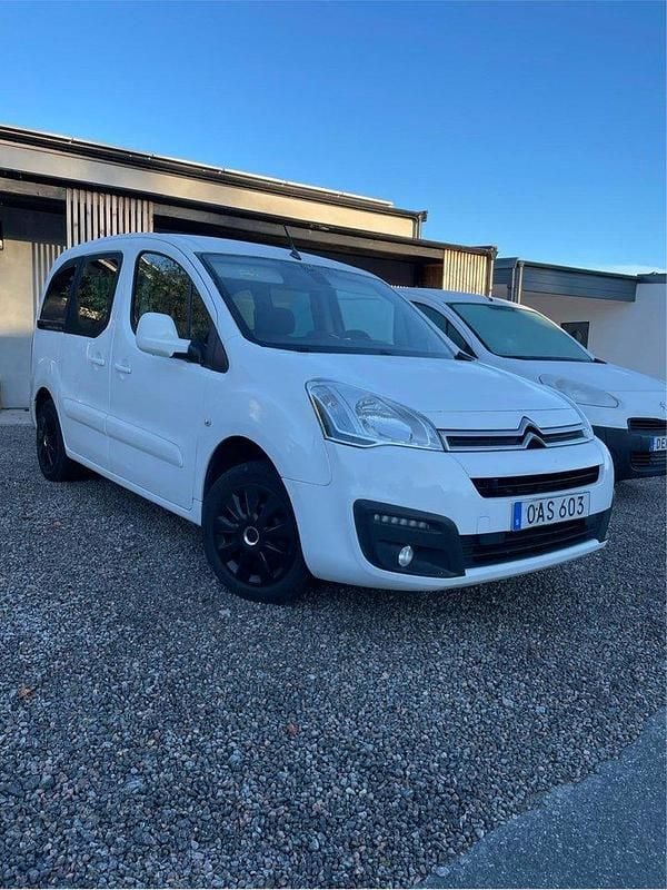 Vit Begagnad 2016 Citroën Berlingo Minibuss | 69 000 kr (Marknadspris) - Bild 1/4