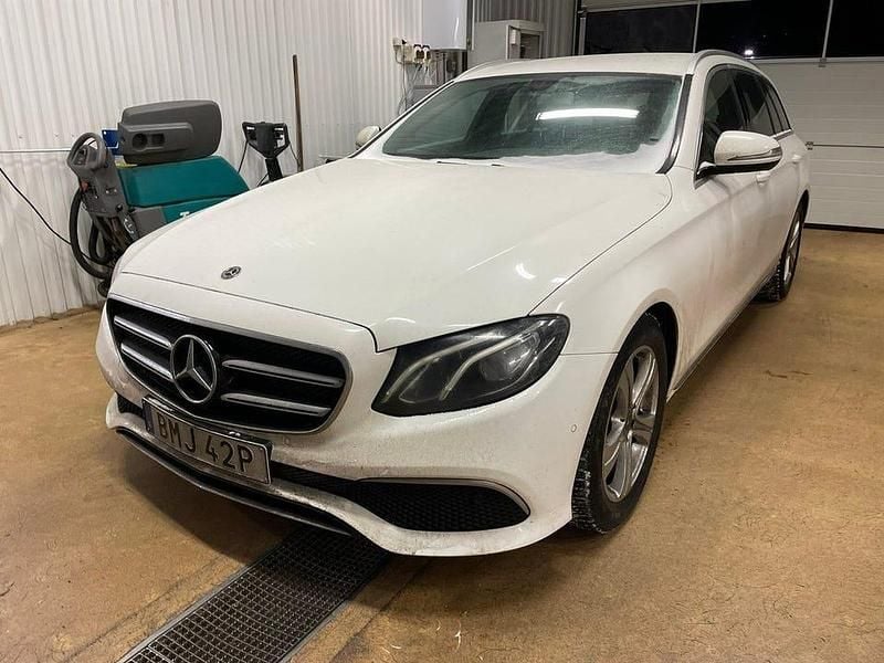 Vit Begagnad 2019 Mercedes E200 Edition Kombi | 229 000 kr (Superpris) - Bild 1/2